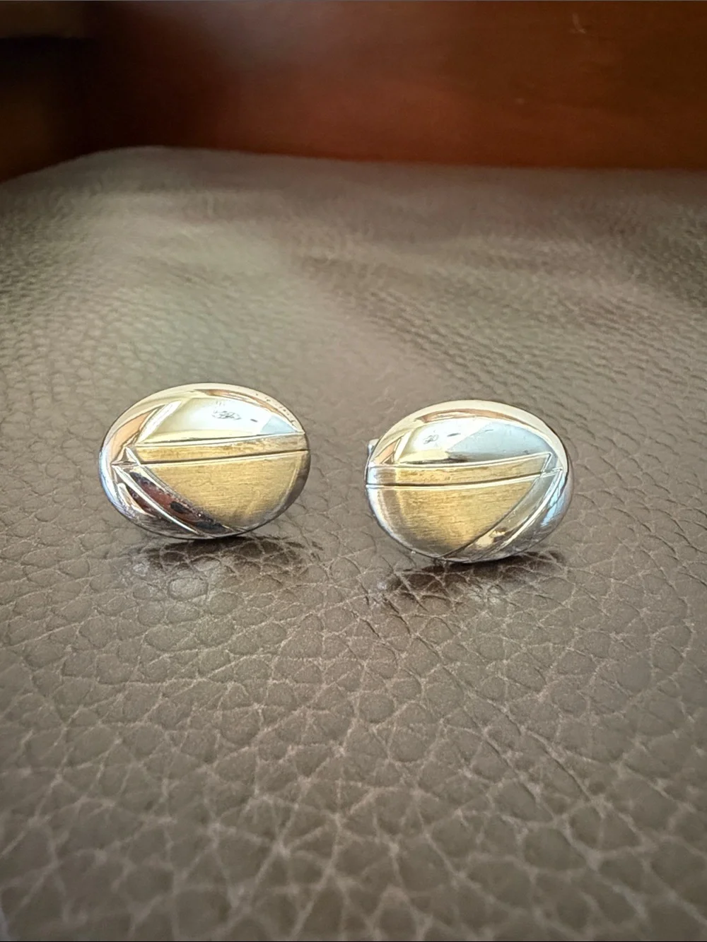 Vintage Oval Cuff Links in Two-Tone Geometric Design in Polished Silver & Gold